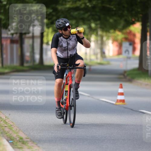 10.08.2025 - GEWOBA Citytriathlon Bremen Yannick Fuchs http://msf.ph/oto/8546586 10.08.2025 13:02:08 Radfahren 586, 731, 842, 964, 1011 meine-sportfotos.de