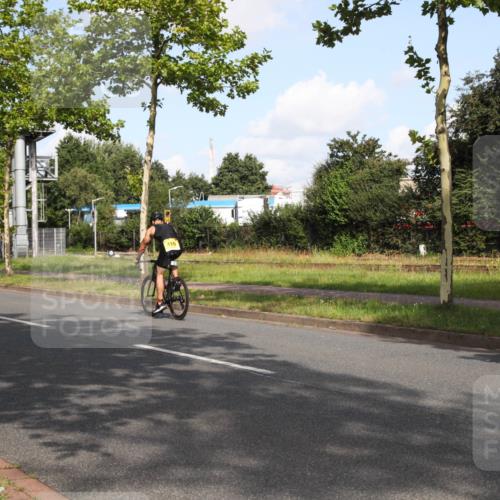 10.08.2025 - GEWOBA Citytriathlon Bremen Yannick Fuchs http://msf.ph/oto/8546589 10.08.2025 10:40:55 Radfahren 37, 67, 73, 139, 141, 153, 203, 237, 431, 505 meine-sportfotos.de