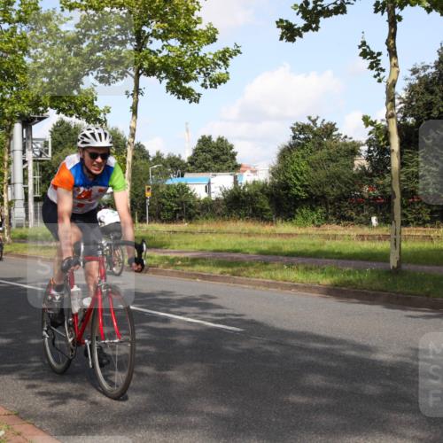 10.08.2025 - GEWOBA Citytriathlon Bremen Yannick Fuchs http://msf.ph/oto/8546593 10.08.2025 10:40:56 Radfahren 37, 67, 73, 139, 141, 153, 203, 237, 369, 431 meine-sportfotos.de