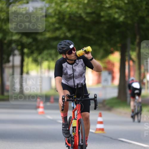 10.08.2025 - GEWOBA Citytriathlon Bremen Yannick Fuchs http://msf.ph/oto/8546596 10.08.2025 13:02:08 Radfahren 586, 731, 842, 964, 1011 meine-sportfotos.de