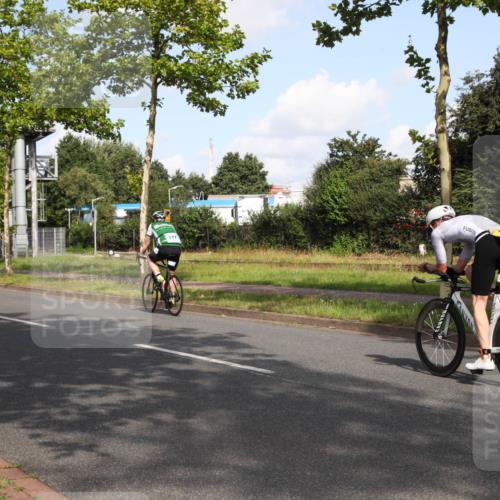 10.08.2025 - GEWOBA Citytriathlon Bremen Yannick Fuchs http://msf.ph/oto/8546600 10.08.2025 10:40:58 Radfahren 37, 67, 73, 139, 141, 153, 203, 237, 369, 431 meine-sportfotos.de