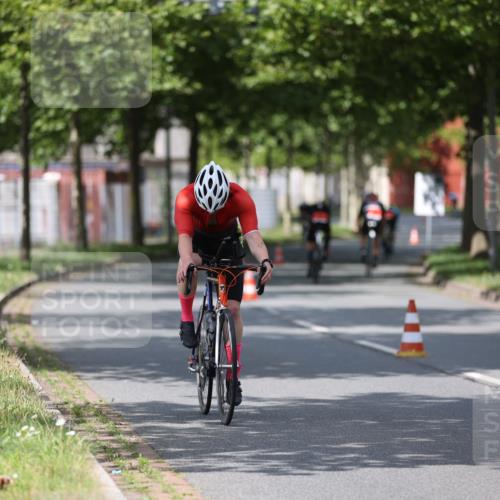 10.08.2025 - GEWOBA Citytriathlon Bremen Yannick Fuchs http://msf.ph/oto/8546603 10.08.2025 12:08:08 Radfahren 574, 595, 696, 698 meine-sportfotos.de