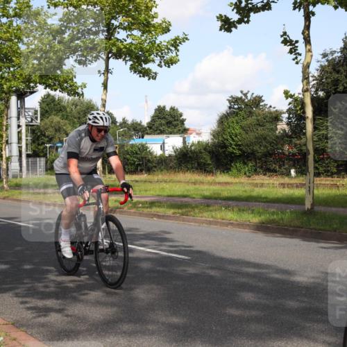 10.08.2025 - GEWOBA Citytriathlon Bremen Yannick Fuchs http://msf.ph/oto/8546629 10.08.2025 10:41:06 Radfahren 37, 73, 139, 153, 203, 237, 369 meine-sportfotos.de