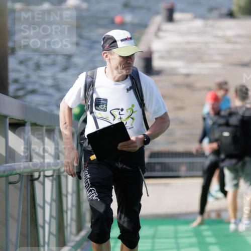10.08.2025 - GEWOBA Citytriathlon Bremen H.Heesch http://msf.ph/oto/8546637 10.08.2025 10:19:18 Schwimmen 408 meine-sportfotos.de