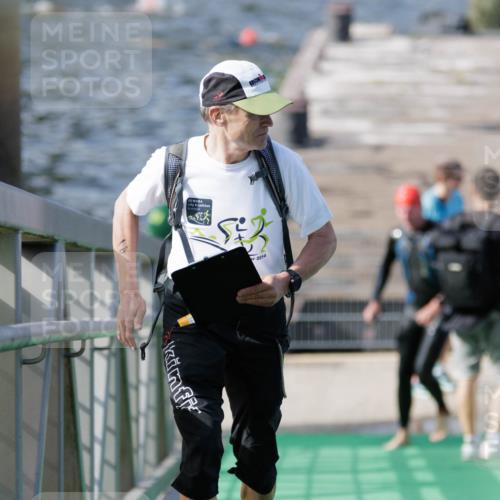 10.08.2025 - GEWOBA Citytriathlon Bremen H.Heesch http://msf.ph/oto/8546641 10.08.2025 10:19:18 Schwimmen 408 meine-sportfotos.de