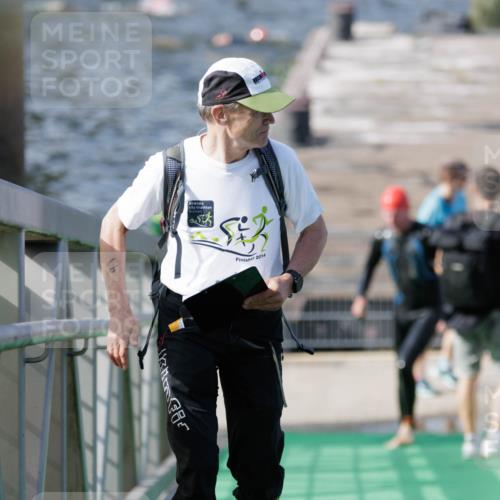 10.08.2025 - GEWOBA Citytriathlon Bremen H.Heesch http://msf.ph/oto/8546643 10.08.2025 10:19:19 Schwimmen 408 meine-sportfotos.de