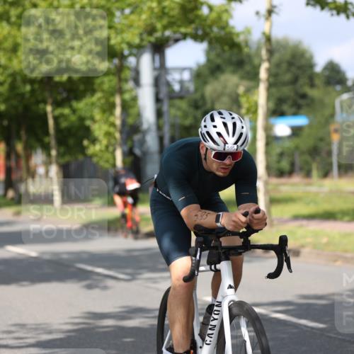 10.08.2025 - GEWOBA Citytriathlon Bremen Yannick Fuchs http://msf.ph/oto/8546661 10.08.2025 12:08:17 Radfahren 595, 661 meine-sportfotos.de