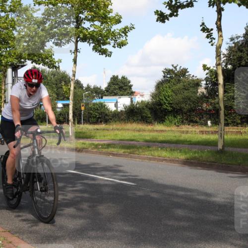 10.08.2025 - GEWOBA Citytriathlon Bremen Yannick Fuchs http://msf.ph/oto/8546662 10.08.2025 10:41:26 Radfahren 15, 191, 195, 484 meine-sportfotos.de