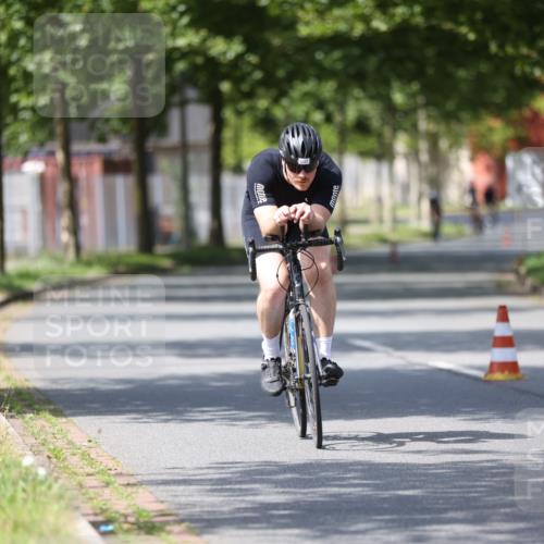 10.08.2025 - GEWOBA Citytriathlon Bremen Yannick Fuchs http://msf.ph/oto/8546668 10.08.2025 13:02:26 Radfahren 607, 647, 771, 955 meine-sportfotos.de