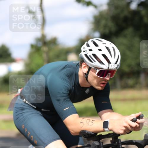 10.08.2025 - GEWOBA Citytriathlon Bremen Yannick Fuchs http://msf.ph/oto/8546672 10.08.2025 12:08:18 Radfahren 595, 661 meine-sportfotos.de