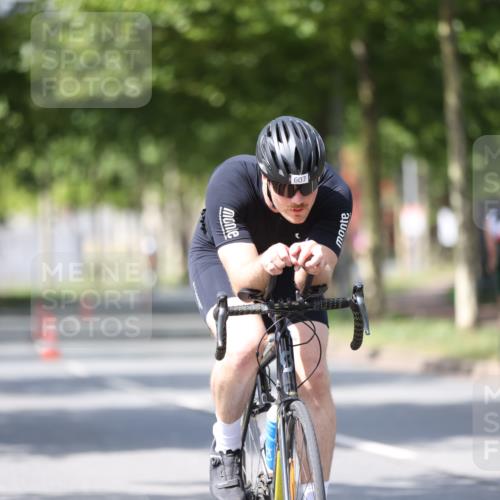 10.08.2025 - GEWOBA Citytriathlon Bremen Yannick Fuchs http://msf.ph/oto/8546689 10.08.2025 13:02:27 Radfahren 607, 647, 771, 955 meine-sportfotos.de