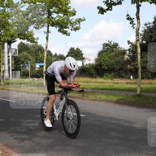 10.08.2025 - GEWOBA Citytriathlon Bremen Yannick Fuchs http://msf.ph/oto/8546691 10.08.2025 10:41:44 Radfahren 3, 9, 177, 395, 410 meine-sportfotos.de