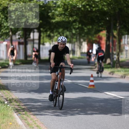 10.08.2025 - GEWOBA Citytriathlon Bremen Yannick Fuchs http://msf.ph/oto/8546693 10.08.2025 12:08:24 Radfahren 595, 597, 603, 661, 672, 737 meine-sportfotos.de