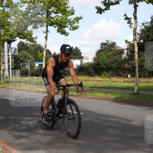 10.08.2025 - GEWOBA Citytriathlon Bremen Yannick Fuchs http://msf.ph/oto/8546695 10.08.2025 10:41:52 Radfahren 3, 9, 41, 177, 223, 395, 410 meine-sportfotos.de