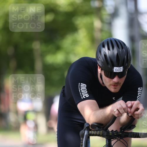 10.08.2025 - GEWOBA Citytriathlon Bremen Yannick Fuchs http://msf.ph/oto/8546700 10.08.2025 13:02:28 Radfahren 607, 647, 771, 955 meine-sportfotos.de