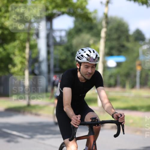 10.08.2025 - GEWOBA Citytriathlon Bremen Yannick Fuchs http://msf.ph/oto/8546703 10.08.2025 12:08:26 Radfahren 595, 597, 603, 661, 672, 737 meine-sportfotos.de
