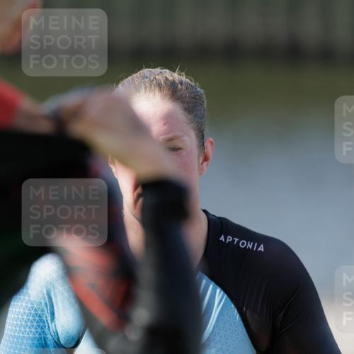 10.08.2025 - GEWOBA Citytriathlon Bremen H.Heesch http://msf.ph/oto/8546706 10.08.2025 10:19:46 Schwimmen 384, 420, 434, 448, 466 meine-sportfotos.de