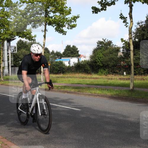10.08.2025 - GEWOBA Citytriathlon Bremen Yannick Fuchs http://msf.ph/oto/8546707 10.08.2025 10:42:03 Radfahren 9, 41, 177, 223, 410 meine-sportfotos.de