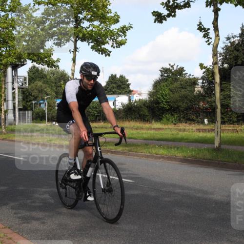 10.08.2025 - GEWOBA Citytriathlon Bremen Yannick Fuchs http://msf.ph/oto/8546727 10.08.2025 10:42:15 Radfahren 25, 41, 131, 167, 189 meine-sportfotos.de
