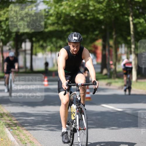 10.08.2025 - GEWOBA Citytriathlon Bremen Yannick Fuchs http://msf.ph/oto/8546729 10.08.2025 12:08:29 Radfahren 595, 597, 603, 608, 661, 672, 737, 797 meine-sportfotos.de