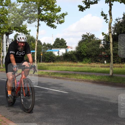 10.08.2025 - GEWOBA Citytriathlon Bremen Yannick Fuchs http://msf.ph/oto/8546730 10.08.2025 10:42:17 Radfahren 25, 131, 167, 189 meine-sportfotos.de
