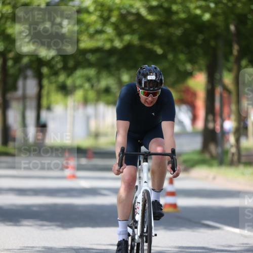 10.08.2025 - GEWOBA Citytriathlon Bremen Yannick Fuchs http://msf.ph/oto/8546731 10.08.2025 13:02:40 Radfahren 607, 647, 661, 712, 911, 955 meine-sportfotos.de