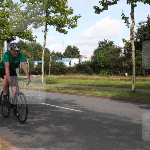 10.08.2025 - GEWOBA Citytriathlon Bremen Yannick Fuchs http://msf.ph/oto/8546733 10.08.2025 10:42:18 Radfahren 25, 131, 167, 189 meine-sportfotos.de