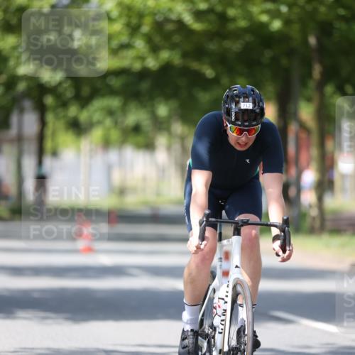 10.08.2025 - GEWOBA Citytriathlon Bremen Yannick Fuchs http://msf.ph/oto/8546735 10.08.2025 13:02:40 Radfahren 607, 647, 661, 712, 911, 955 meine-sportfotos.de