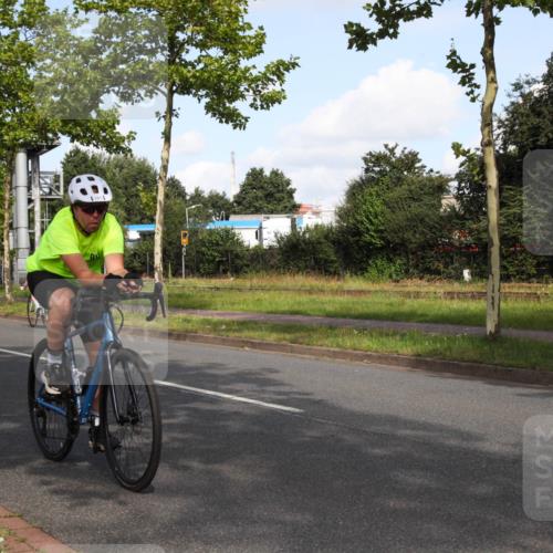 10.08.2025 - GEWOBA Citytriathlon Bremen Yannick Fuchs http://msf.ph/oto/8546740 10.08.2025 10:42:24 Radfahren 13, 25, 89, 131, 167, 175, 189, 199 meine-sportfotos.de