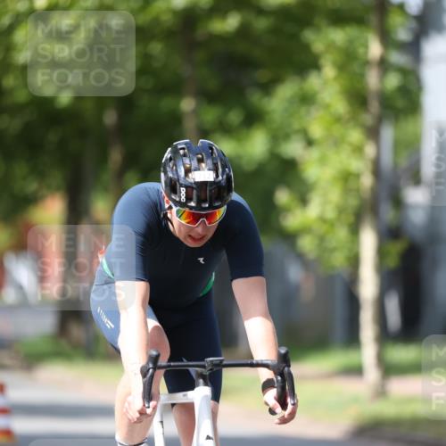 10.08.2025 - GEWOBA Citytriathlon Bremen Yannick Fuchs http://msf.ph/oto/8546741 10.08.2025 13:02:40 Radfahren 607, 647, 661, 712, 911, 955 meine-sportfotos.de