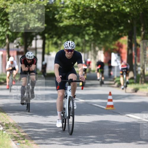 10.08.2025 - GEWOBA Citytriathlon Bremen Yannick Fuchs http://msf.ph/oto/8546742 10.08.2025 12:08:30 Radfahren 595, 597, 603, 608, 661, 672, 677, 737, 797 meine-sportfotos.de