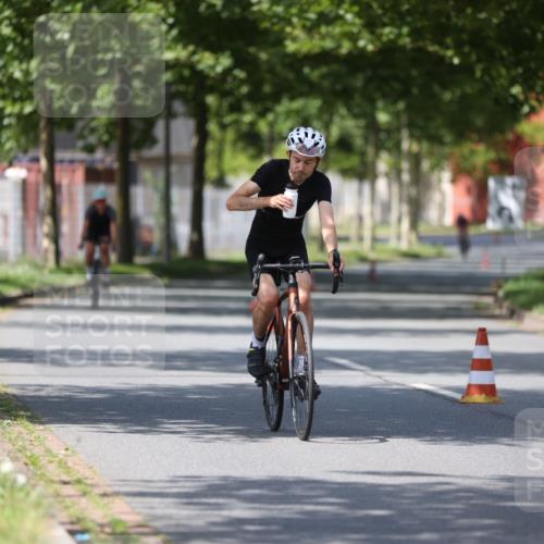 10.08.2025 - GEWOBA Citytriathlon Bremen Yannick Fuchs http://msf.ph/oto/8546750 10.08.2025 13:02:43 Radfahren 647, 661, 712, 911, 955 meine-sportfotos.de
