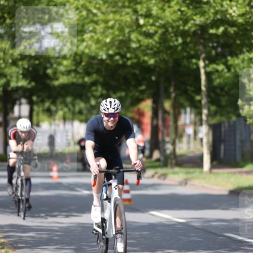 10.08.2025 - GEWOBA Citytriathlon Bremen Yannick Fuchs http://msf.ph/oto/8546751 10.08.2025 12:08:30 Radfahren 595, 597, 603, 608, 661, 672, 677, 737, 797 meine-sportfotos.de