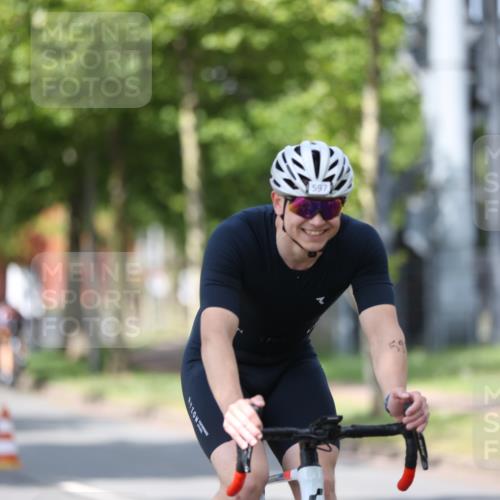 10.08.2025 - GEWOBA Citytriathlon Bremen Yannick Fuchs http://msf.ph/oto/8546756 10.08.2025 12:08:31 Radfahren 595, 597, 603, 608, 661, 672, 677, 737, 797 meine-sportfotos.de