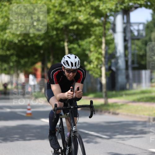 10.08.2025 - GEWOBA Citytriathlon Bremen Yannick Fuchs http://msf.ph/oto/8546763 10.08.2025 12:08:32 Radfahren 597, 603, 608, 661, 672, 677, 737, 797 meine-sportfotos.de