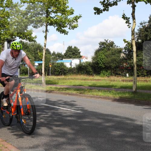 10.08.2025 - GEWOBA Citytriathlon Bremen Yannick Fuchs http://msf.ph/oto/8546765 10.08.2025 10:42:46 Radfahren 13, 17, 175, 199 meine-sportfotos.de