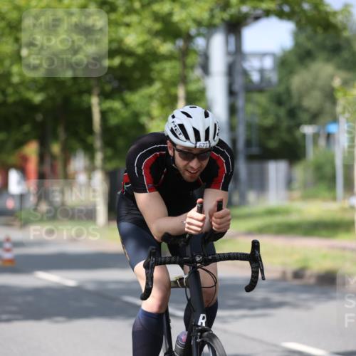 10.08.2025 - GEWOBA Citytriathlon Bremen Yannick Fuchs http://msf.ph/oto/8546768 10.08.2025 12:08:32 Radfahren 597, 603, 608, 661, 672, 677, 737, 797 meine-sportfotos.de