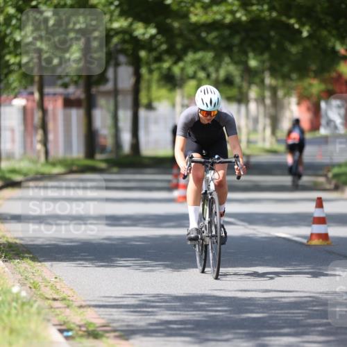 10.08.2025 - GEWOBA Citytriathlon Bremen Yannick Fuchs http://msf.ph/oto/8546770 10.08.2025 13:02:47 Radfahren 647, 661, 712, 911, 955, 1020 meine-sportfotos.de