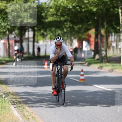 10.08.2025 - GEWOBA Citytriathlon Bremen Yannick Fuchs http://msf.ph/oto/8546771 10.08.2025 12:08:33 Radfahren 597, 603, 608, 661, 672, 677, 737, 797 meine-sportfotos.de