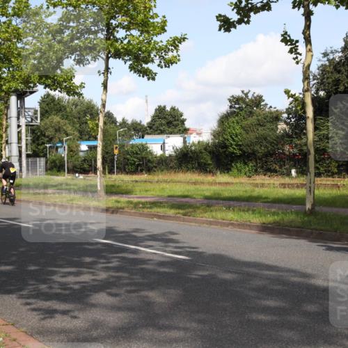 10.08.2025 - GEWOBA Citytriathlon Bremen Yannick Fuchs http://msf.ph/oto/8546772 10.08.2025 10:42:55 Radfahren 438 meine-sportfotos.de