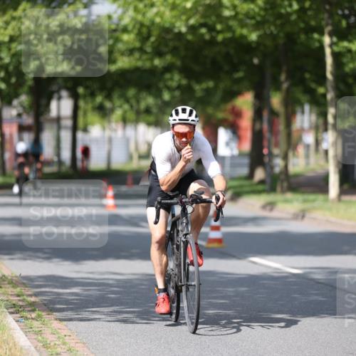 10.08.2025 - GEWOBA Citytriathlon Bremen Yannick Fuchs http://msf.ph/oto/8546775 10.08.2025 12:08:33 Radfahren 597, 603, 608, 661, 672, 677, 737, 797 meine-sportfotos.de