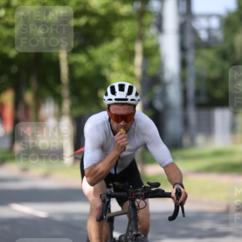 10.08.2025 - GEWOBA Citytriathlon Bremen Yannick Fuchs http://msf.ph/oto/8546777 10.08.2025 12:08:33 Radfahren 597, 603, 608, 661, 672, 677, 737, 797 meine-sportfotos.de