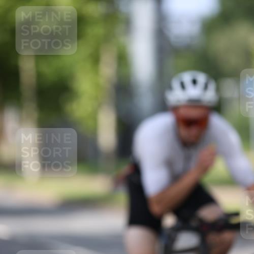 10.08.2025 - GEWOBA Citytriathlon Bremen Yannick Fuchs http://msf.ph/oto/8546780 10.08.2025 12:08:34 Radfahren 597, 603, 608, 661, 672, 677, 737, 797 meine-sportfotos.de