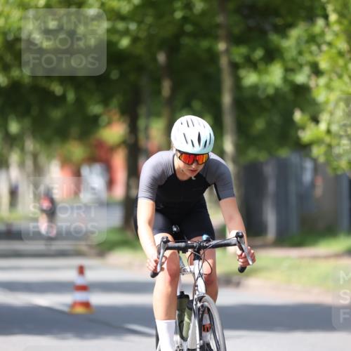 10.08.2025 - GEWOBA Citytriathlon Bremen Yannick Fuchs http://msf.ph/oto/8546781 10.08.2025 13:02:48 Radfahren 647, 661, 712, 911, 955, 1020 meine-sportfotos.de