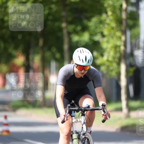 10.08.2025 - GEWOBA Citytriathlon Bremen Yannick Fuchs http://msf.ph/oto/8546785 10.08.2025 13:02:48 Radfahren 647, 661, 712, 911, 955, 1020 meine-sportfotos.de