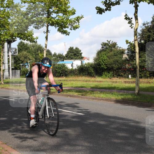 10.08.2025 - GEWOBA Citytriathlon Bremen Yannick Fuchs http://msf.ph/oto/8546787 10.08.2025 10:43:21 Radfahren 27, 51, 149, 361, 415, 422 meine-sportfotos.de
