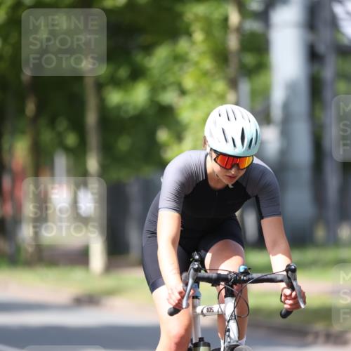 10.08.2025 - GEWOBA Citytriathlon Bremen Yannick Fuchs http://msf.ph/oto/8546788 10.08.2025 13:02:48 Radfahren 647, 661, 712, 911, 955, 1020 meine-sportfotos.de