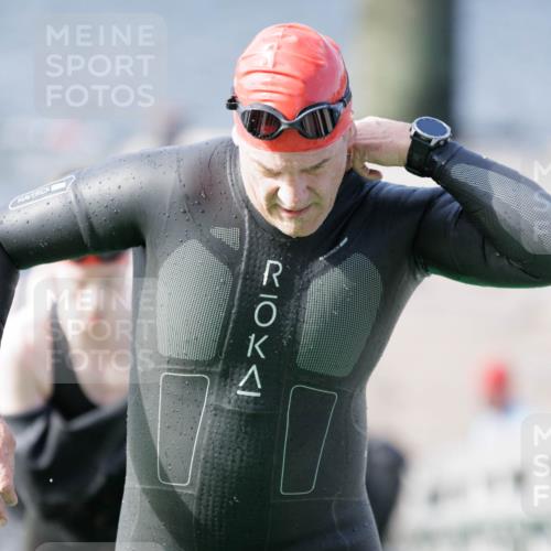 10.08.2025 - GEWOBA Citytriathlon Bremen H.Heesch http://msf.ph/oto/8546790 10.08.2025 10:19:53 Schwimmen 352, 384, 405, 420, 432, 448, 466, 483 meine-sportfotos.de
