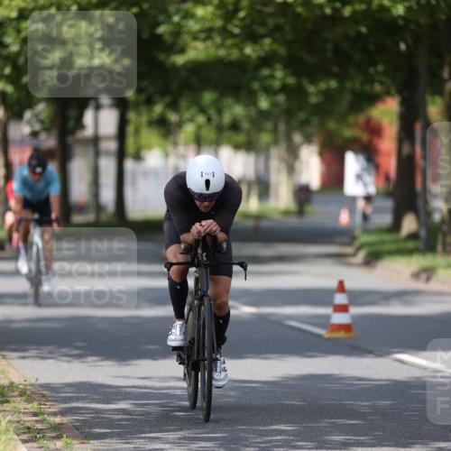 10.08.2025 - GEWOBA Citytriathlon Bremen Yannick Fuchs http://msf.ph/oto/8546797 10.08.2025 12:08:36 Radfahren 597, 603, 608, 661, 672, 677, 737, 797, 883 meine-sportfotos.de