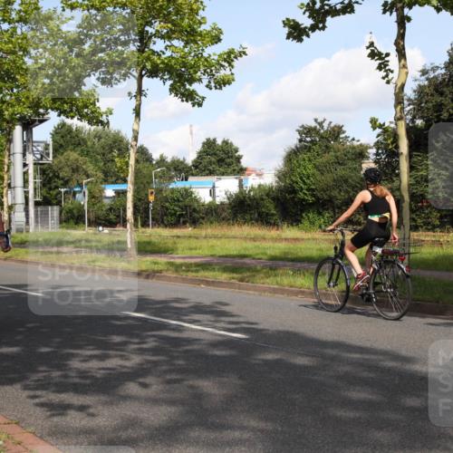 10.08.2025 - GEWOBA Citytriathlon Bremen Yannick Fuchs http://msf.ph/oto/8546799 10.08.2025 10:43:29 Radfahren 27, 53, 217, 361, 422 meine-sportfotos.de